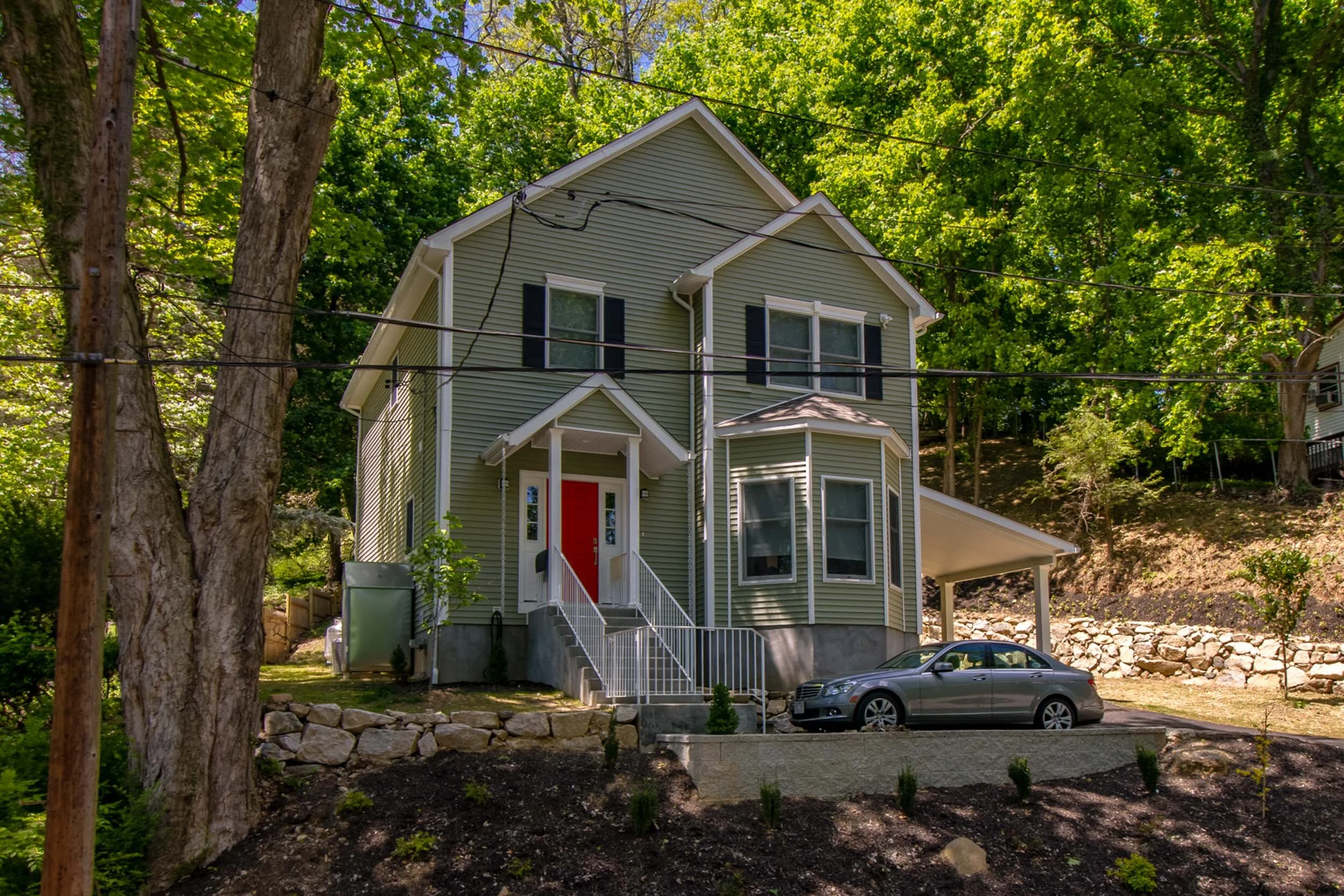 Front exterior of the finished modular colonial at 152 Old Post Road South